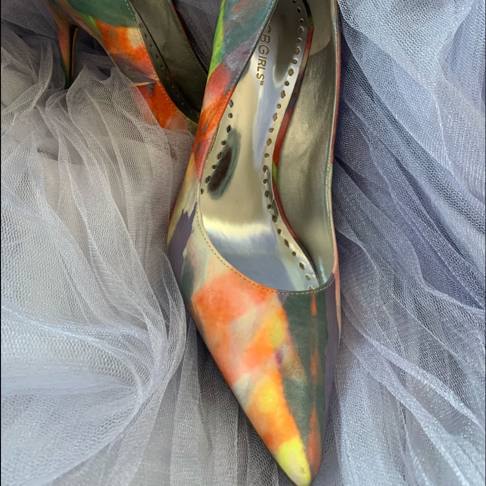 BCBGirls watercolor size 10M bought new good condition.